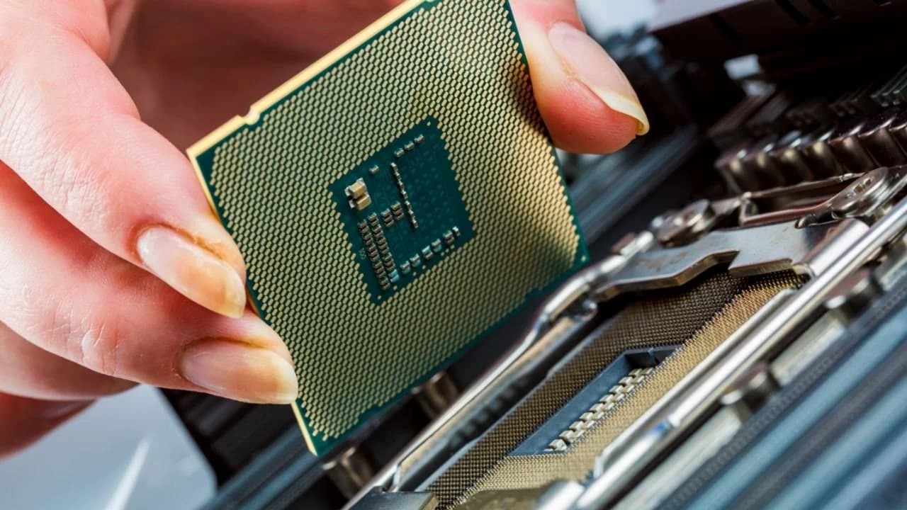 How to Remove and Clean CPU