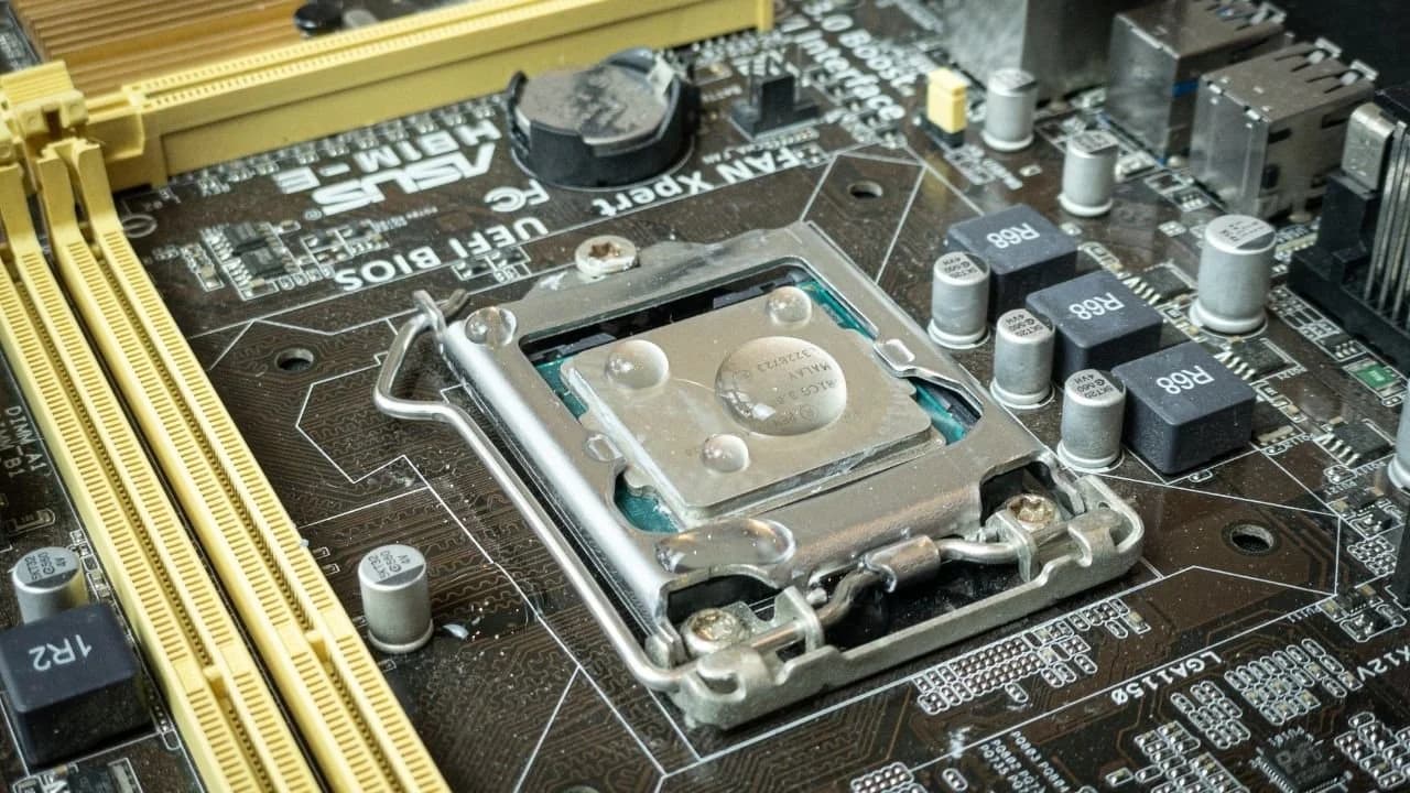 Can You Clean Thermal Paste With Water?