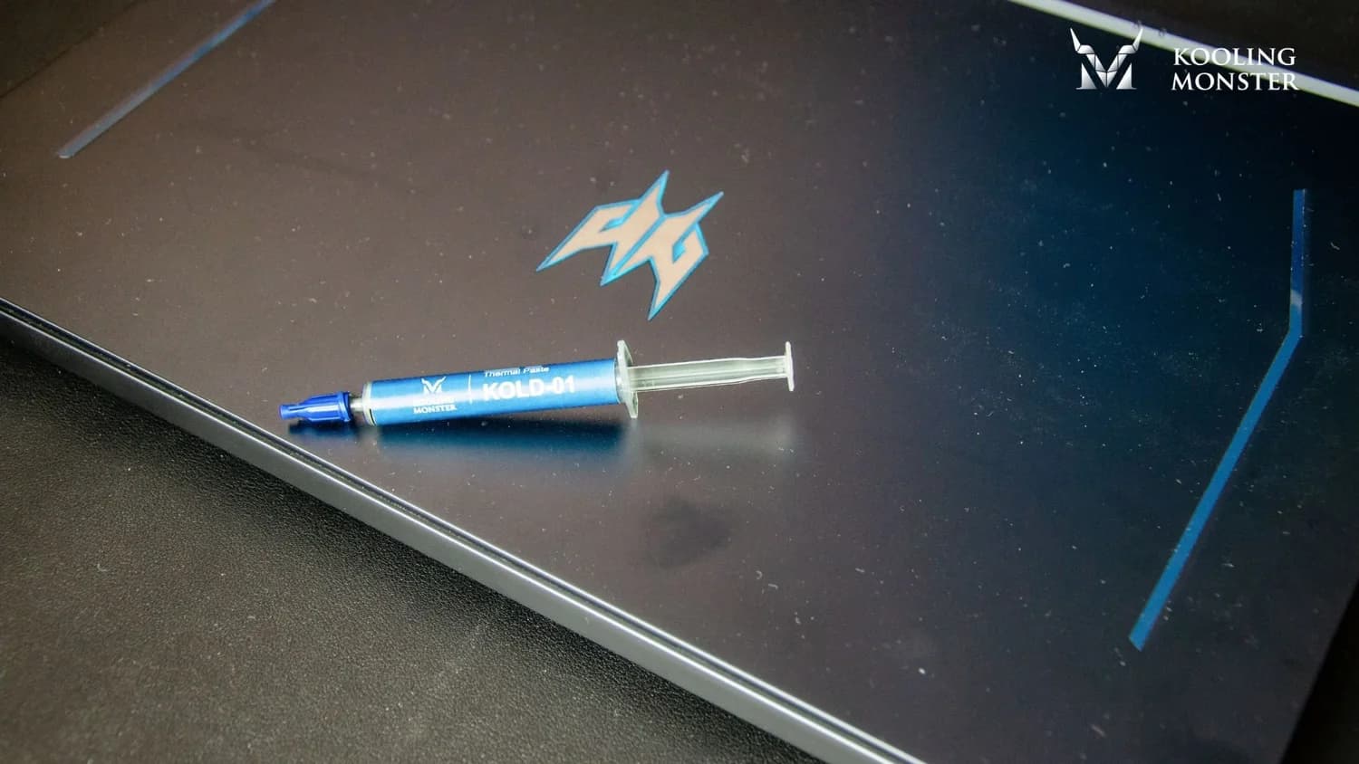 Acer PREDATOR HELIOS 300Cleaning and changing thermal paste